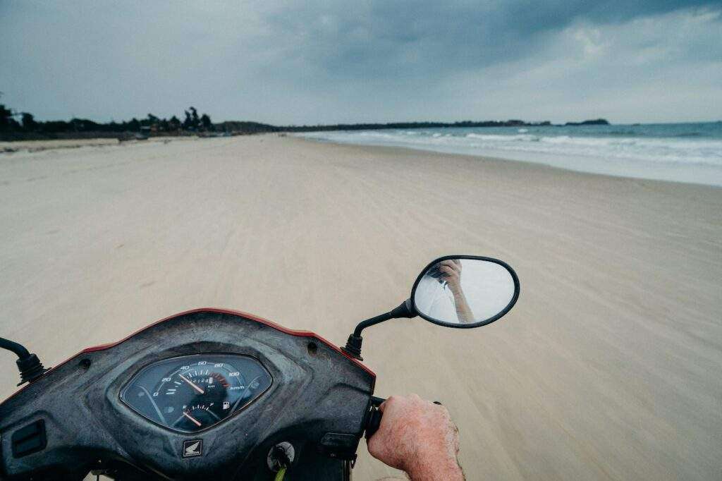 how to travel solo in goa