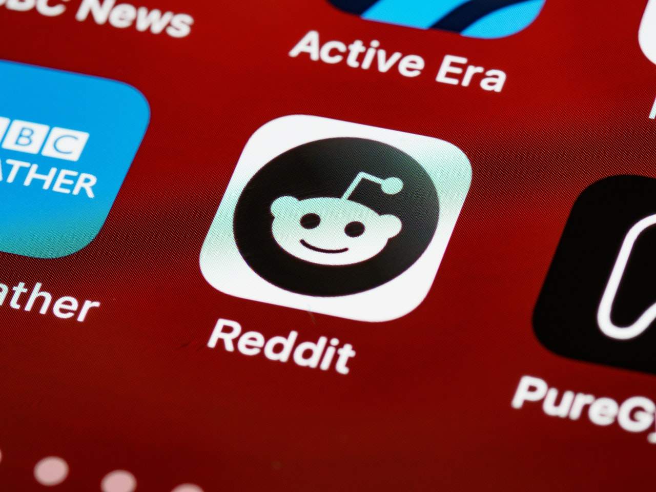 How To See Deleted Reddit Posts and Comments (5 Ways)