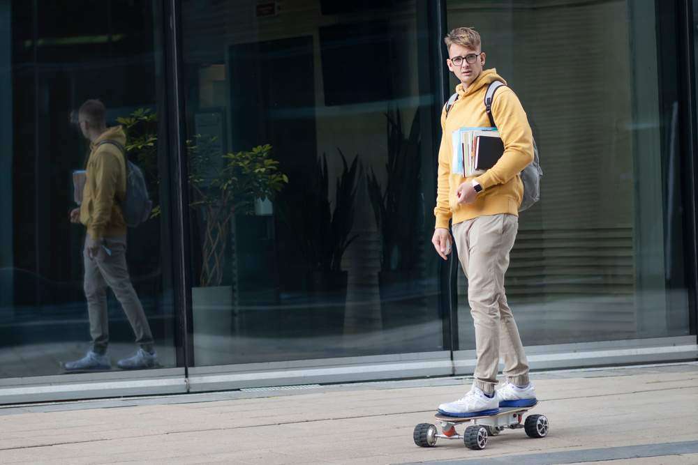 A Beginner’s Guide To Riding An Electric Skateboard Like A Pro